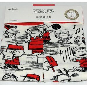 4 pair Hallmark ~ Peanuts Charlie Brown Christmas Socks Doghouse Snoopy One Size